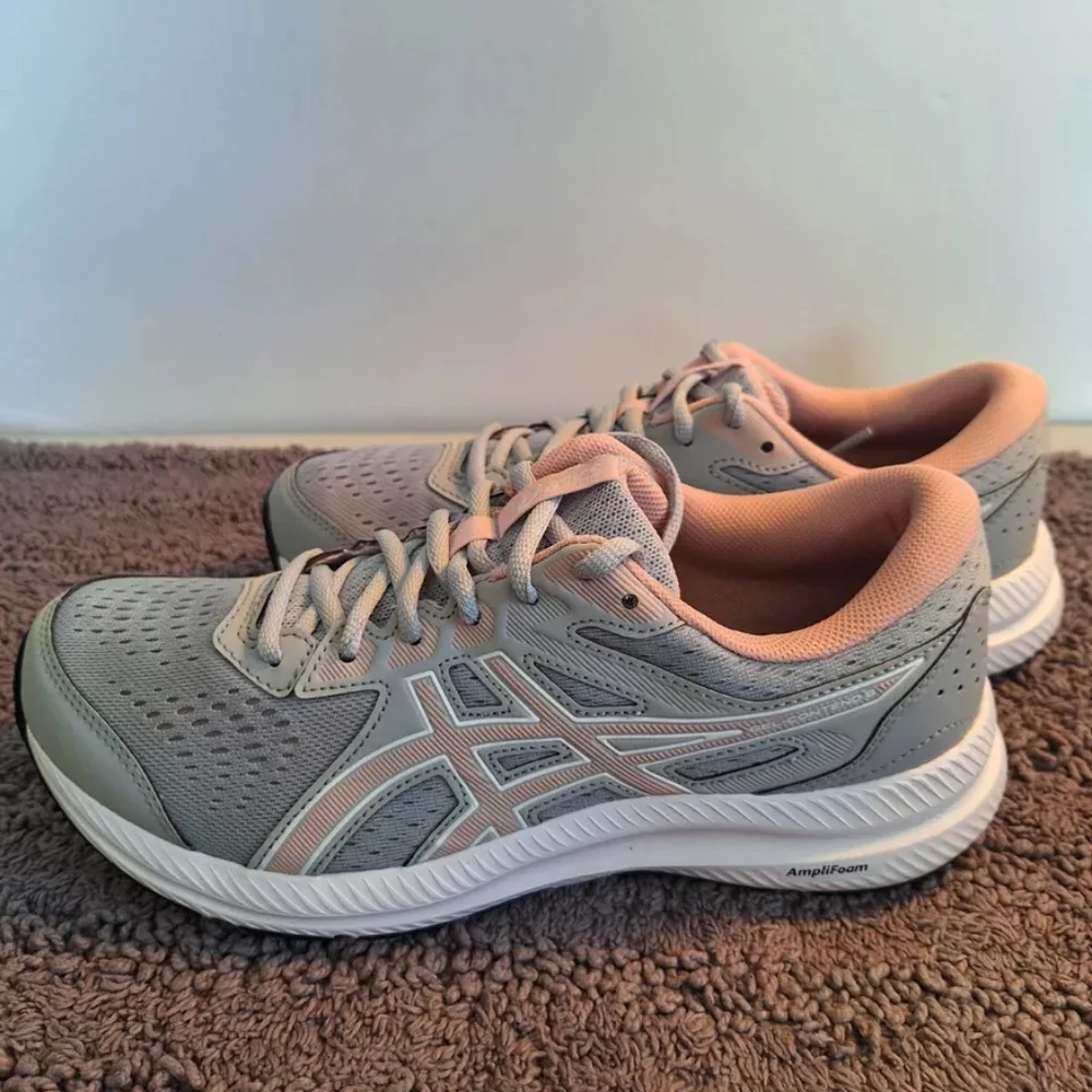 ASICS Women's Gray and Pink Running Shoes NEW CON